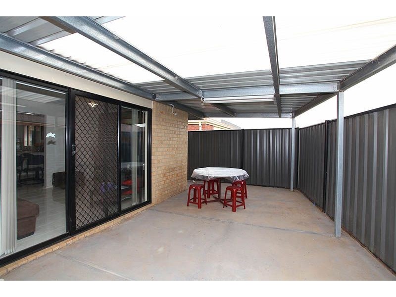 8 Apsley Vista, Derrimut VIC 3030