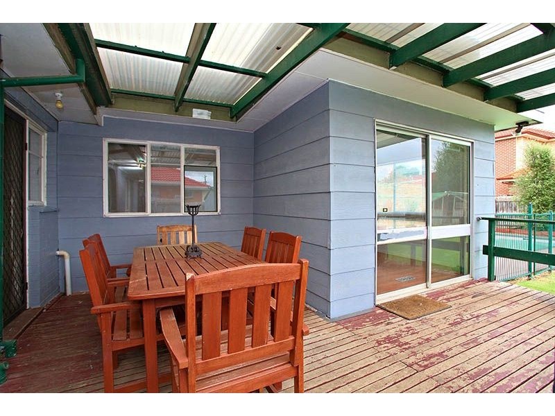 5 Wandsworth Avenue, Deer Park VIC 3023