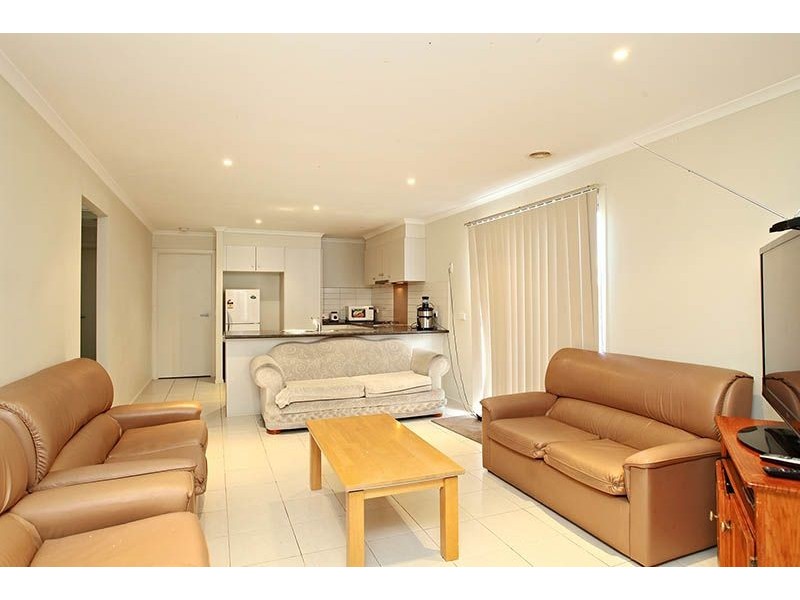 32 Pioneer Drive, Deer Park VIC 3023