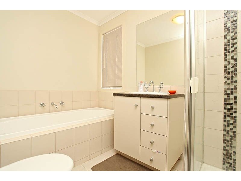 32 Pioneer Drive, Deer Park VIC 3023