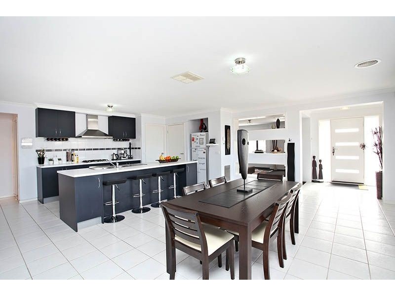 38 Chartwell Crescent, Derrimut VIC 3030