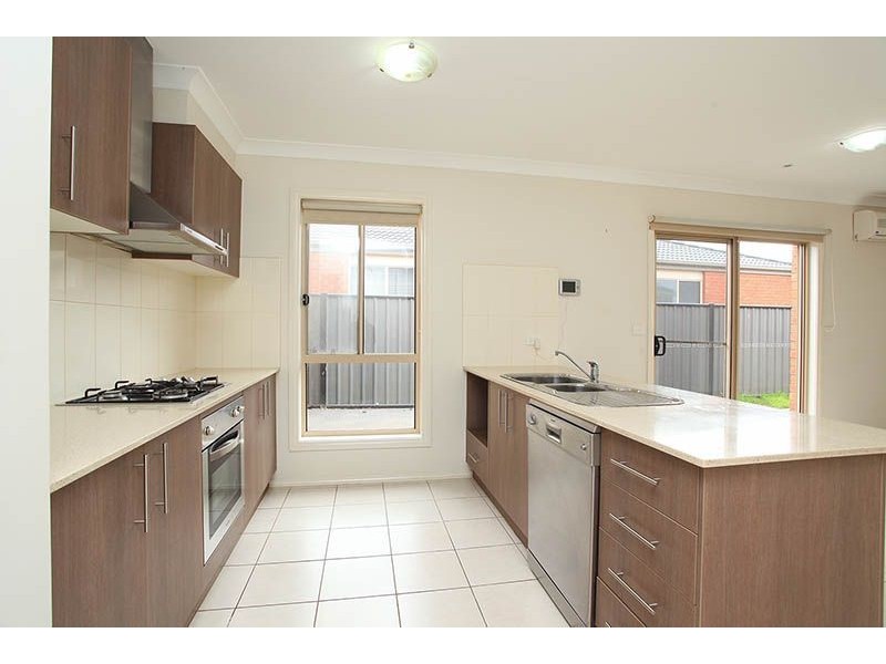 28 Fernhurst Avenue, Derrimut VIC 3030