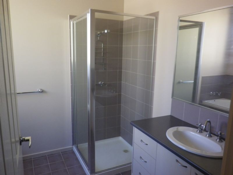 34 Greenstead Way, Cairnlea VIC 3023