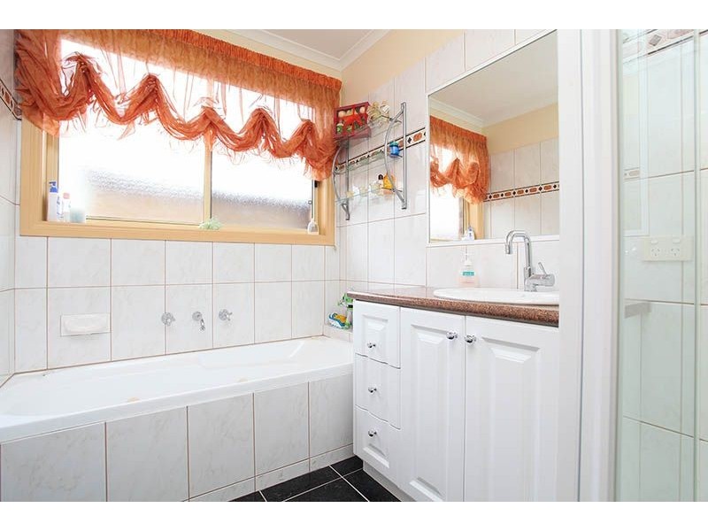 160 Station Road, Cairnlea VIC 3023