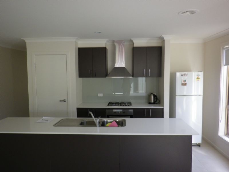 6 Vicky Court, Point Cook VIC 3030