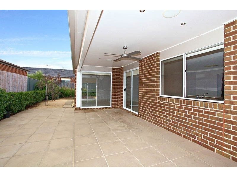 9 Denmans Mews, Deer Park VIC 3023