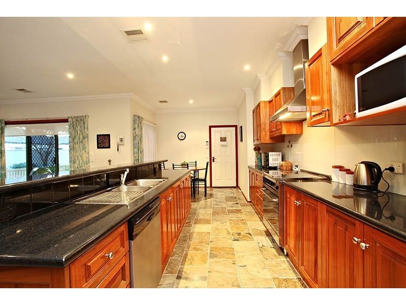 41 Springlake Avenue, Caroline Springs VIC 3023