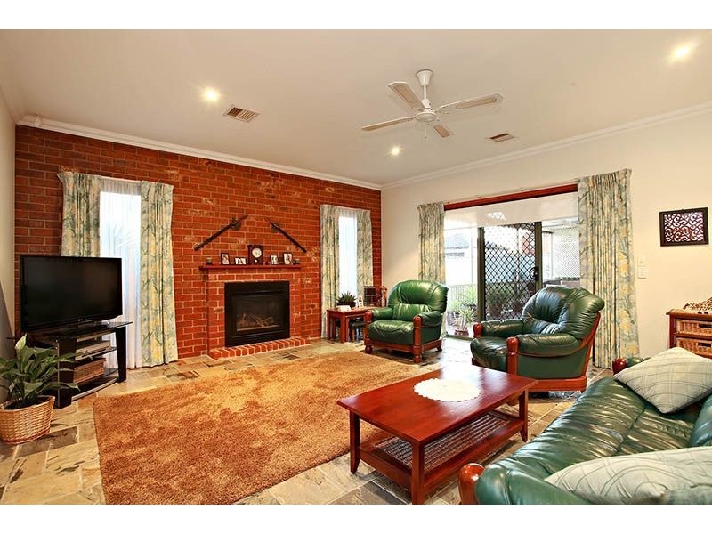 41 Springlake Avenue, Caroline Springs VIC 3023