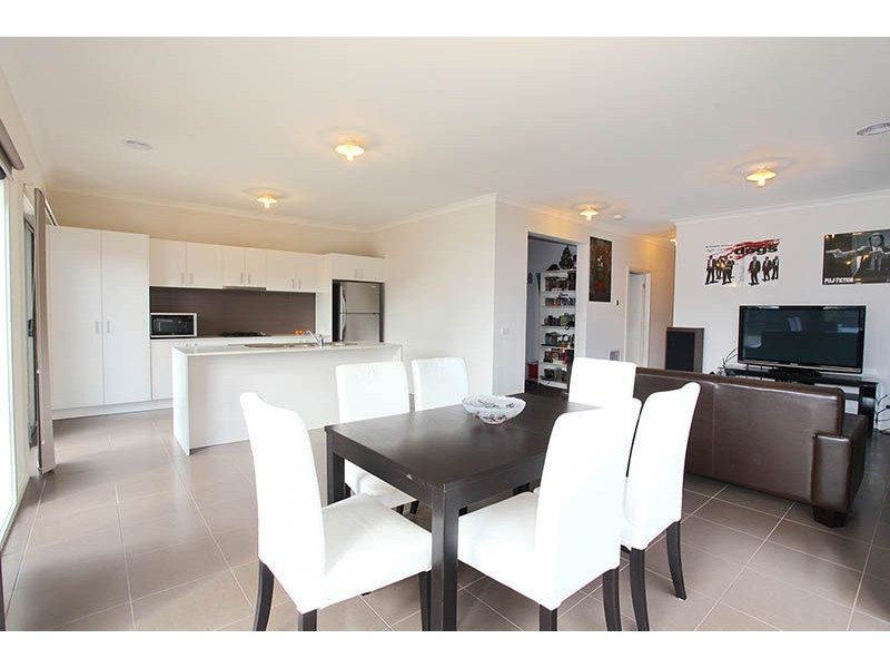 6 Jonah Parade, Deer Park VIC 3023