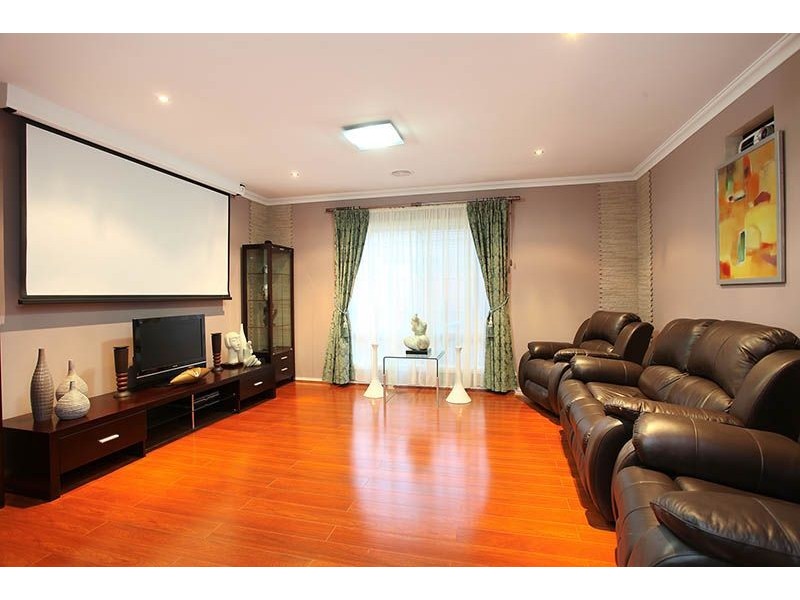 83 Hatchlands Drive, Deer Park VIC 3023