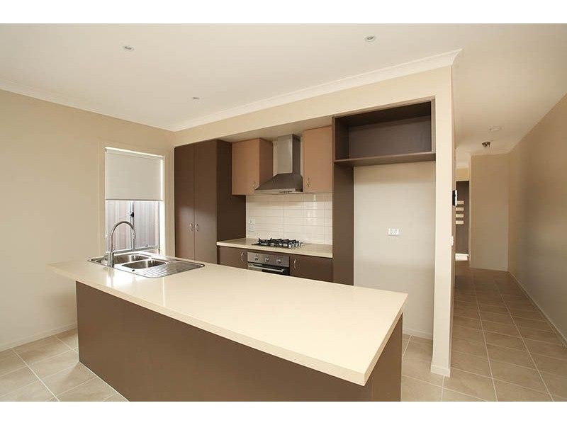 33 Upton Circle, Derrimut VIC 3030