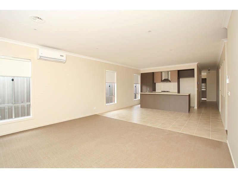 33 Upton Circle, Derrimut VIC 3030