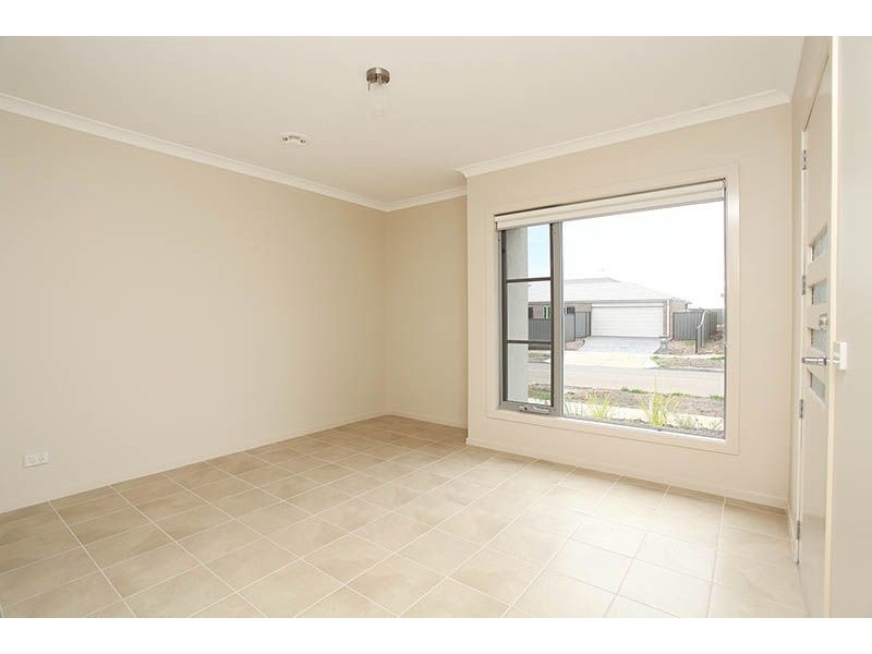 33 Upton Circle, Derrimut VIC 3030