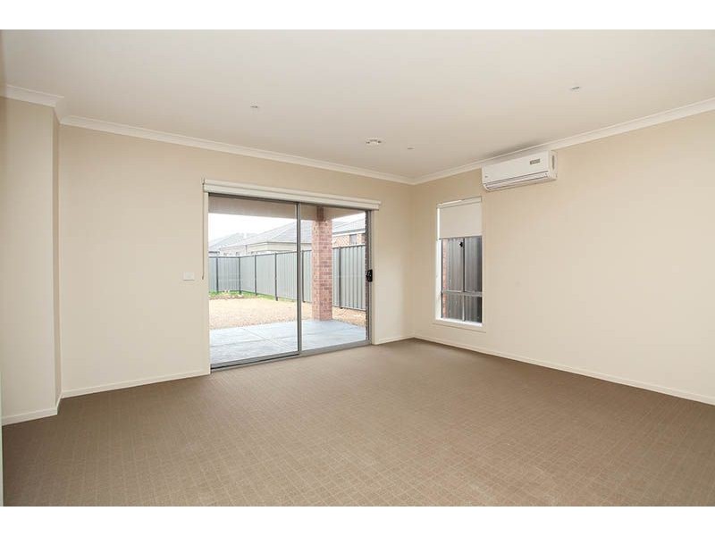 33 Upton Circle, Derrimut VIC 3030