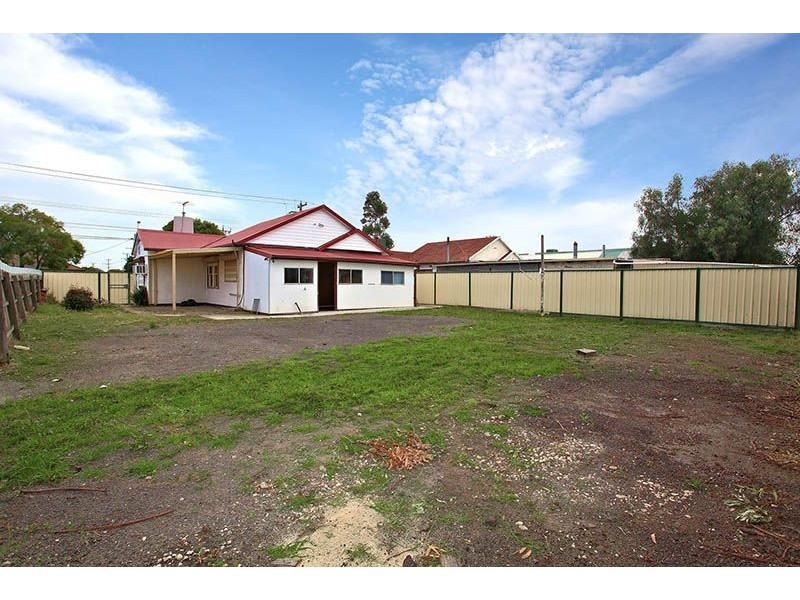 52 Station Road, Deer Park VIC 3023