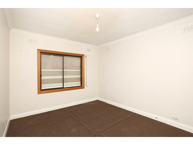 52 Station Road, Deer Park VIC 3023