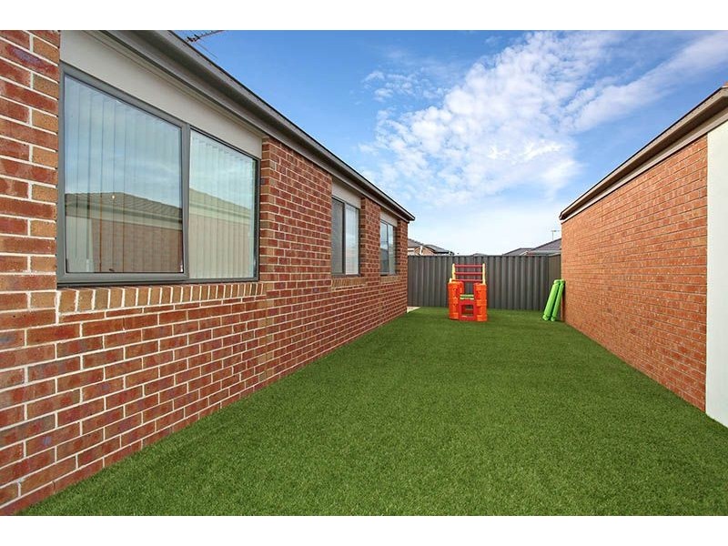 22 Meakin Way, Deer Park VIC 3023