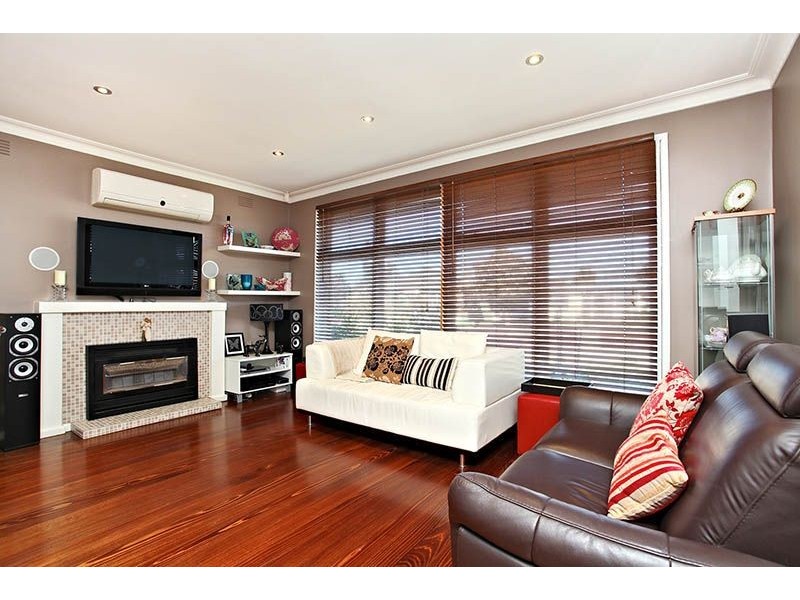 10 Croydon Avenue, Deer Park VIC 3023