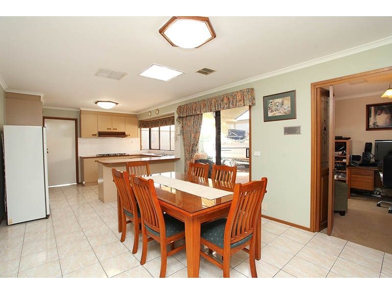 40 Bayliss Road, Deer Park VIC 3023