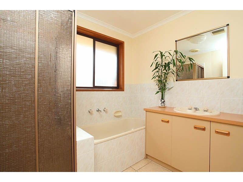 40 Bayliss Road, Deer Park VIC 3023