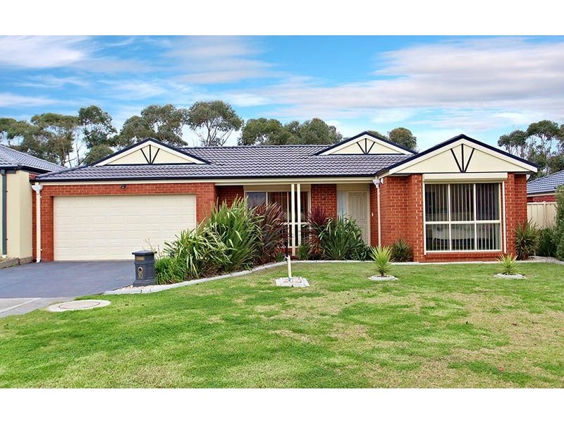 10 Silverdale Walk, Cairnlea VIC 3023