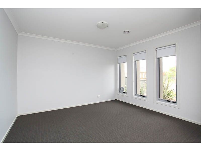 38 Manderston Avenue, Derrimut VIC 3030