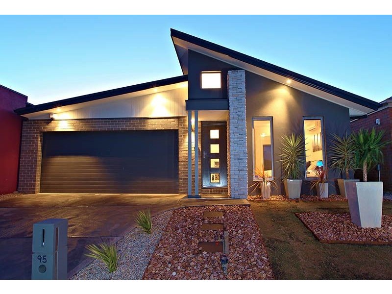 95 Pioneer Drive, Deer Park VIC 3023