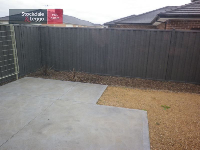 21 Hatchlands Drive, Deer Park VIC 3023