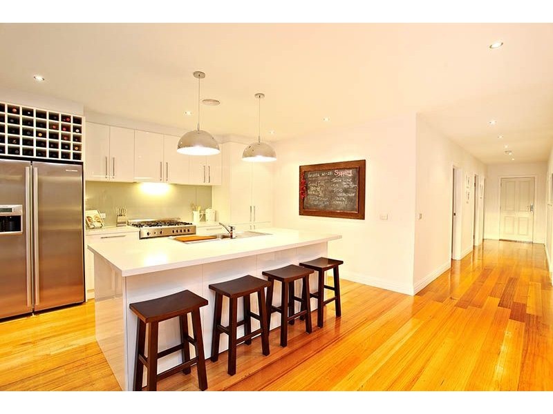 15 Neimur Avenue, Deer Park VIC 3023