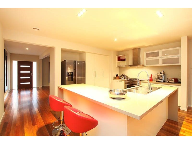 2 Strome Crescent, Derrimut VIC 3030