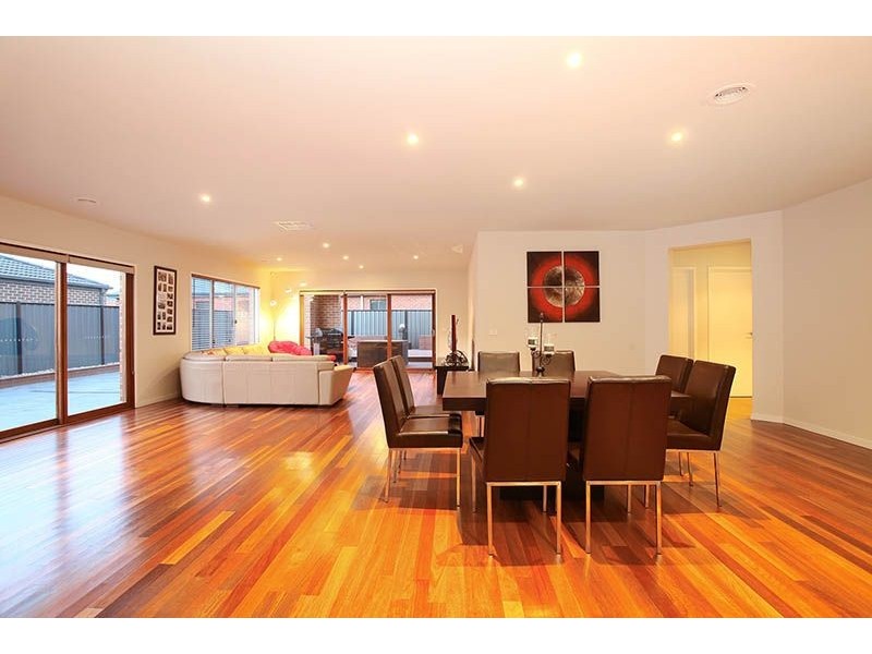 2 Strome Crescent, Derrimut VIC 3030