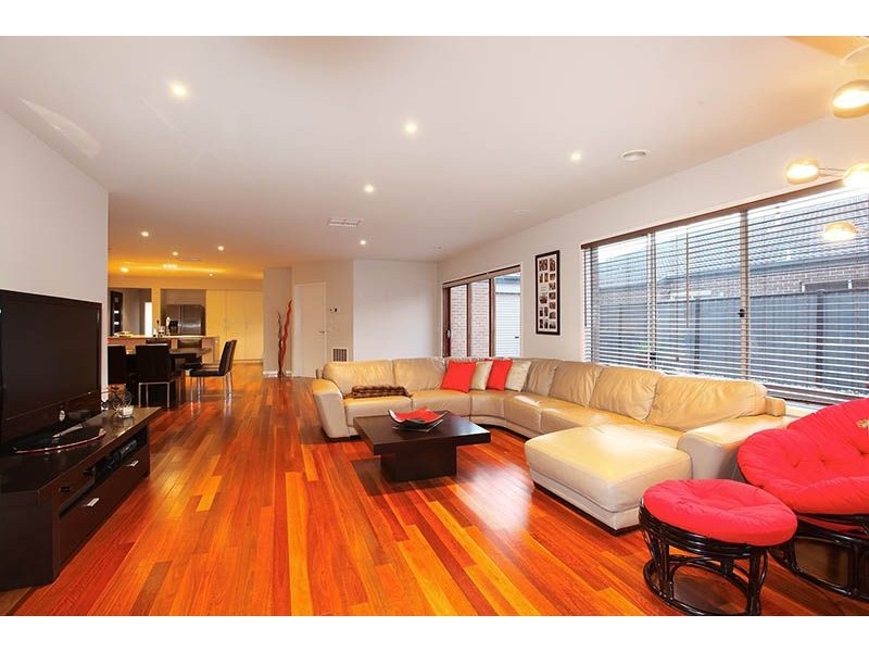 2 Strome Crescent, Derrimut VIC 3030