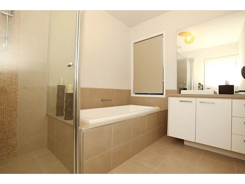 2 Strome Crescent, Derrimut VIC 3030