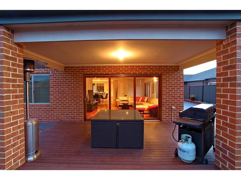 2 Strome Crescent, Derrimut VIC 3030