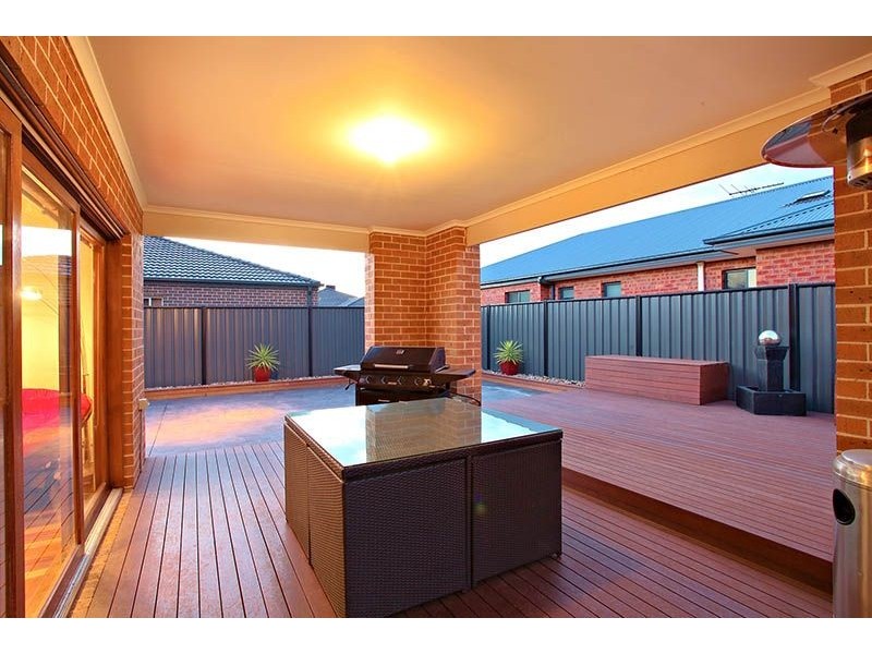 2 Strome Crescent, Derrimut VIC 3030