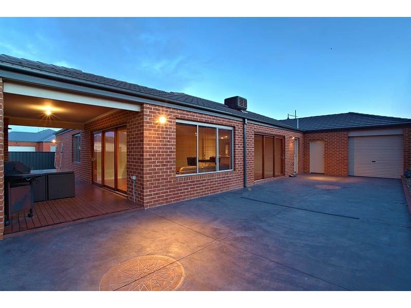 2 Strome Crescent, Derrimut VIC 3030