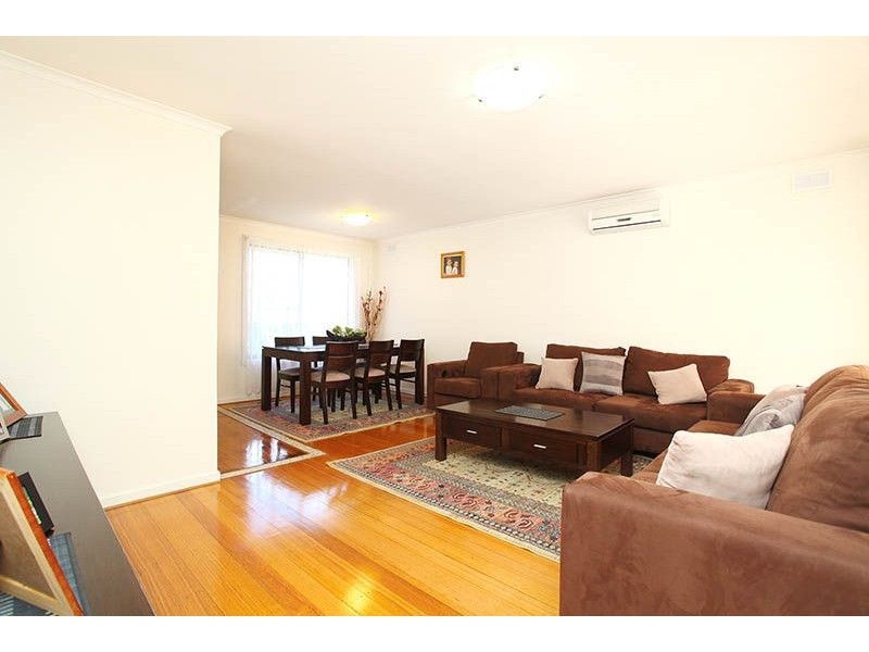 28 Leighton Crescent, Deer Park VIC 3023