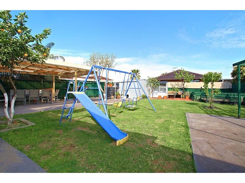28 Leighton Crescent, Deer Park VIC 3023