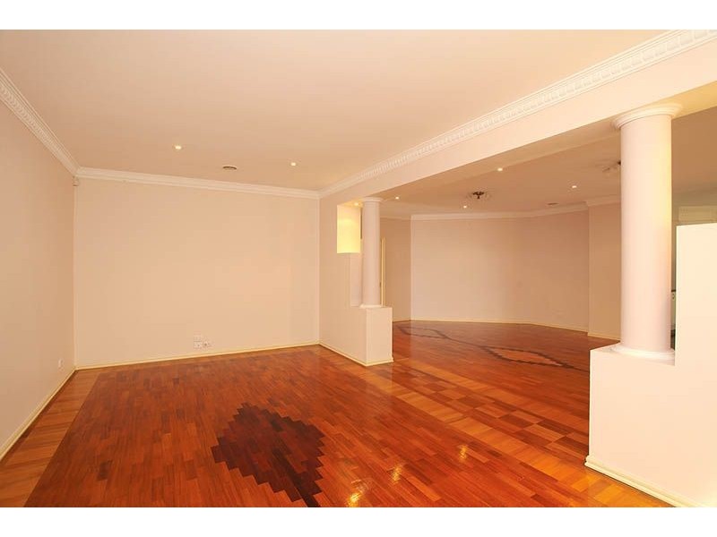 13 Reg Chalke Crescent, Cairnlea VIC 3023