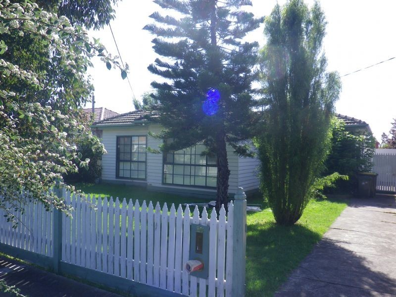 28 Welwyn Parade, Deer Park VIC 3023