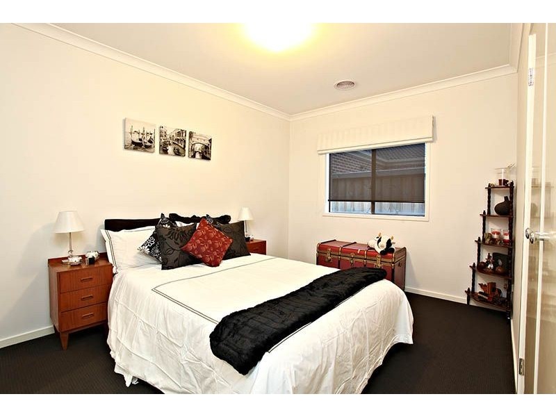 19 Muirfield Street, Deer Park VIC 3023