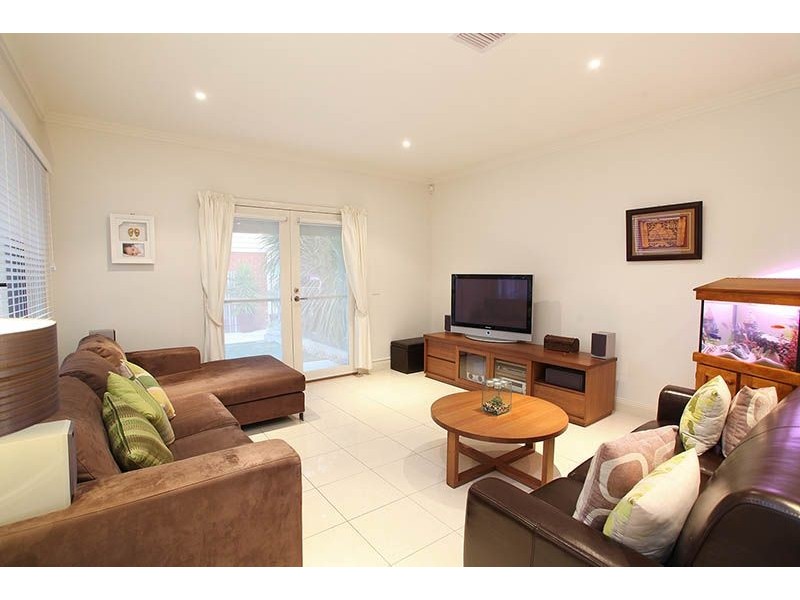 9 Winnunga Road, Cairnlea VIC 3023