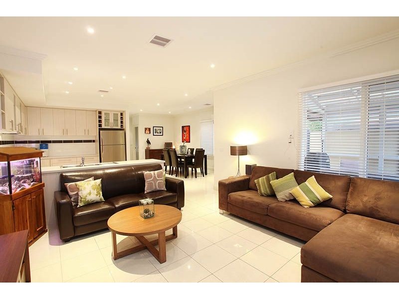 9 Winnunga Road, Cairnlea VIC 3023