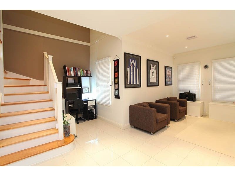 9 Winnunga Road, Cairnlea VIC 3023