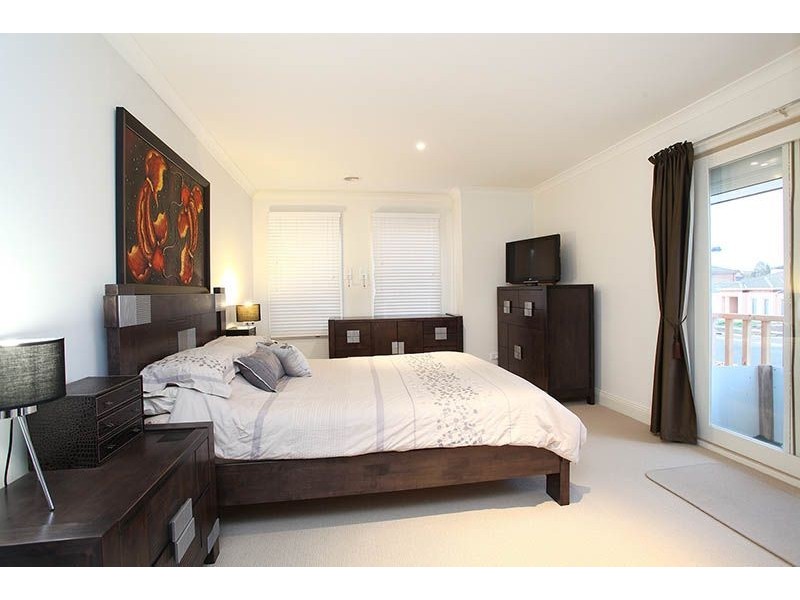 9 Winnunga Road, Cairnlea VIC 3023