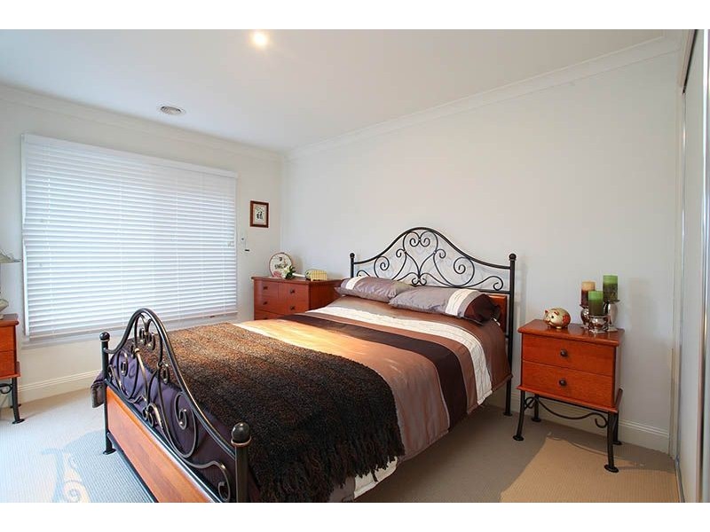 9 Winnunga Road, Cairnlea VIC 3023
