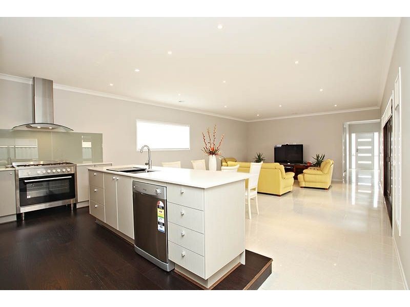 25 Appleby Loop, Derrimut VIC 3030