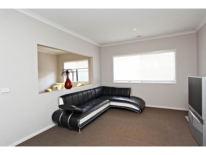 25 Appleby Loop, Derrimut VIC 3030