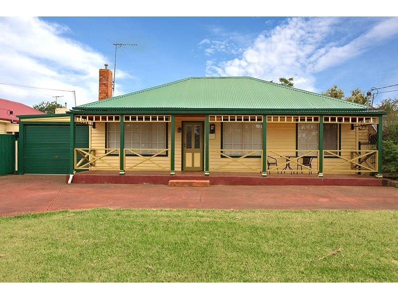 2 Slough Street, Deer Park VIC 3023