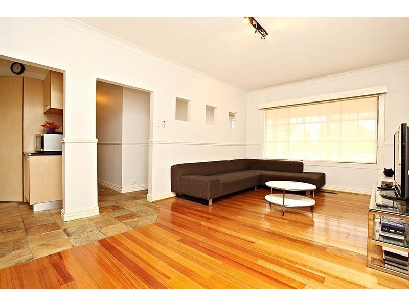 2 Slough Street, Deer Park VIC 3023